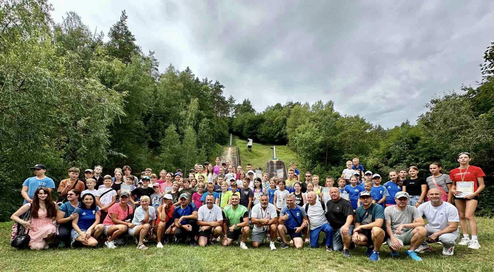 Юні спортсмени Київщини вибороли три золоті та бронзову медалі з лижних гонок на лижоролерах