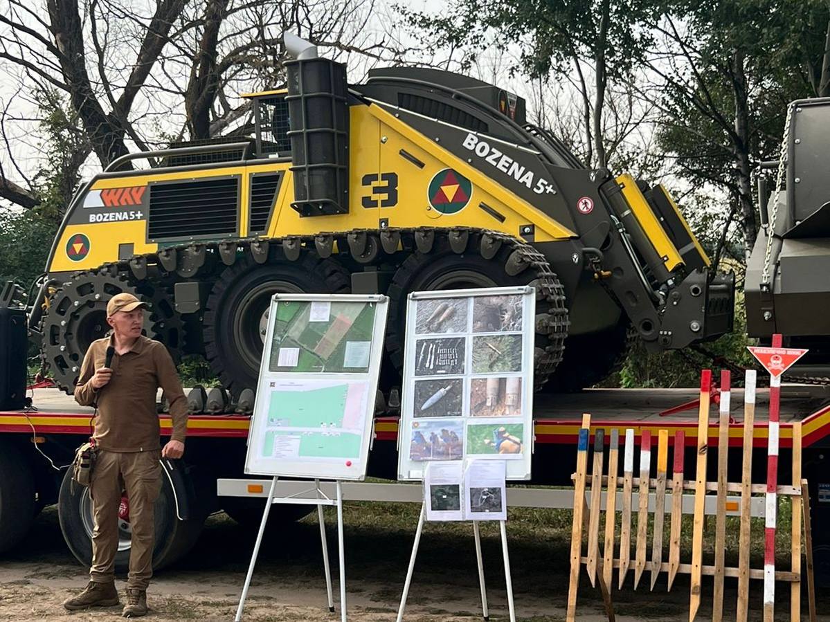 На Київщині триває розмінування земель сільськогосподарського призначення