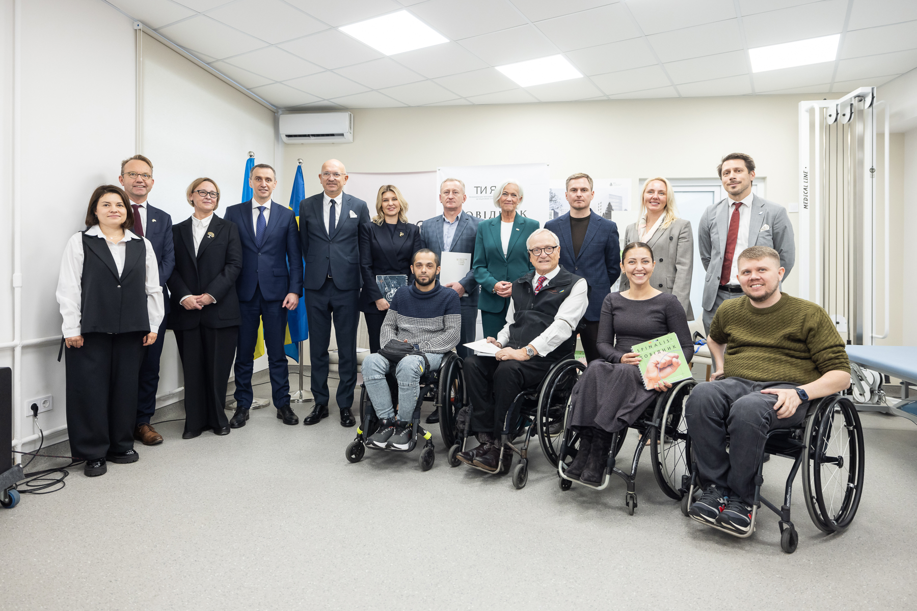 Книгу відомого реабілітолога Класа Халтлінга «SPINALIS. Нова сила для травмованого спинного мозку» презентували в обласному реабілітаційному центрі