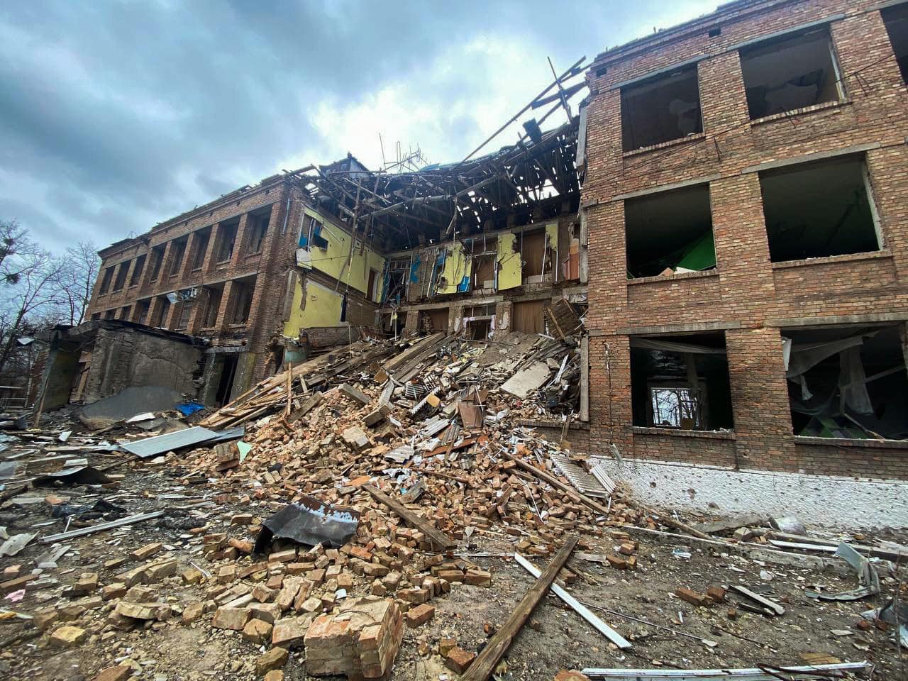 Південна Корея допоможе відновити корпус професійного ліцею на Київщині, який зруйнували росіяни у 2022 році