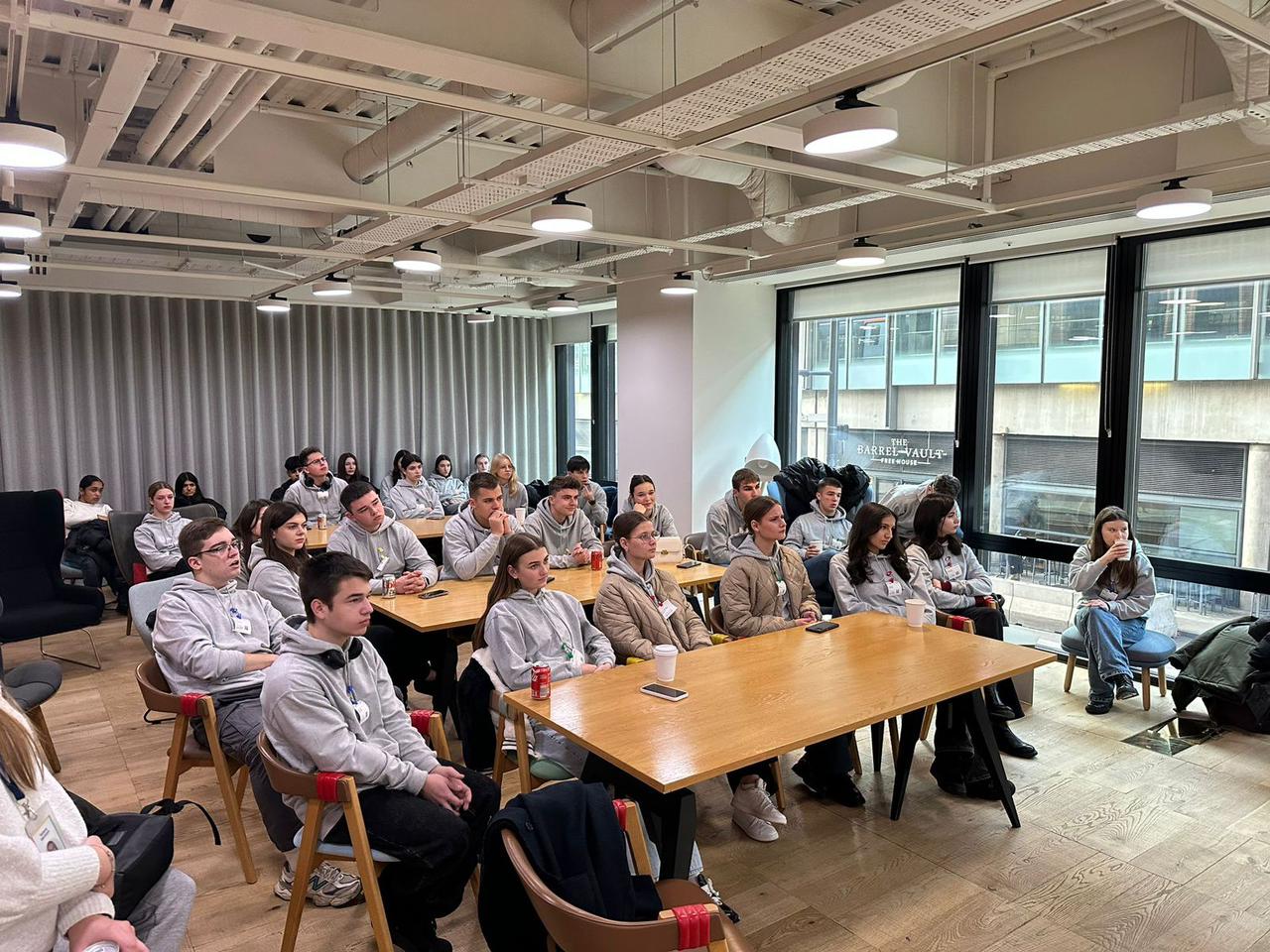 Візит до штаб-квартири Google та нові враження: діти Київщини повернулися з Великої Британії