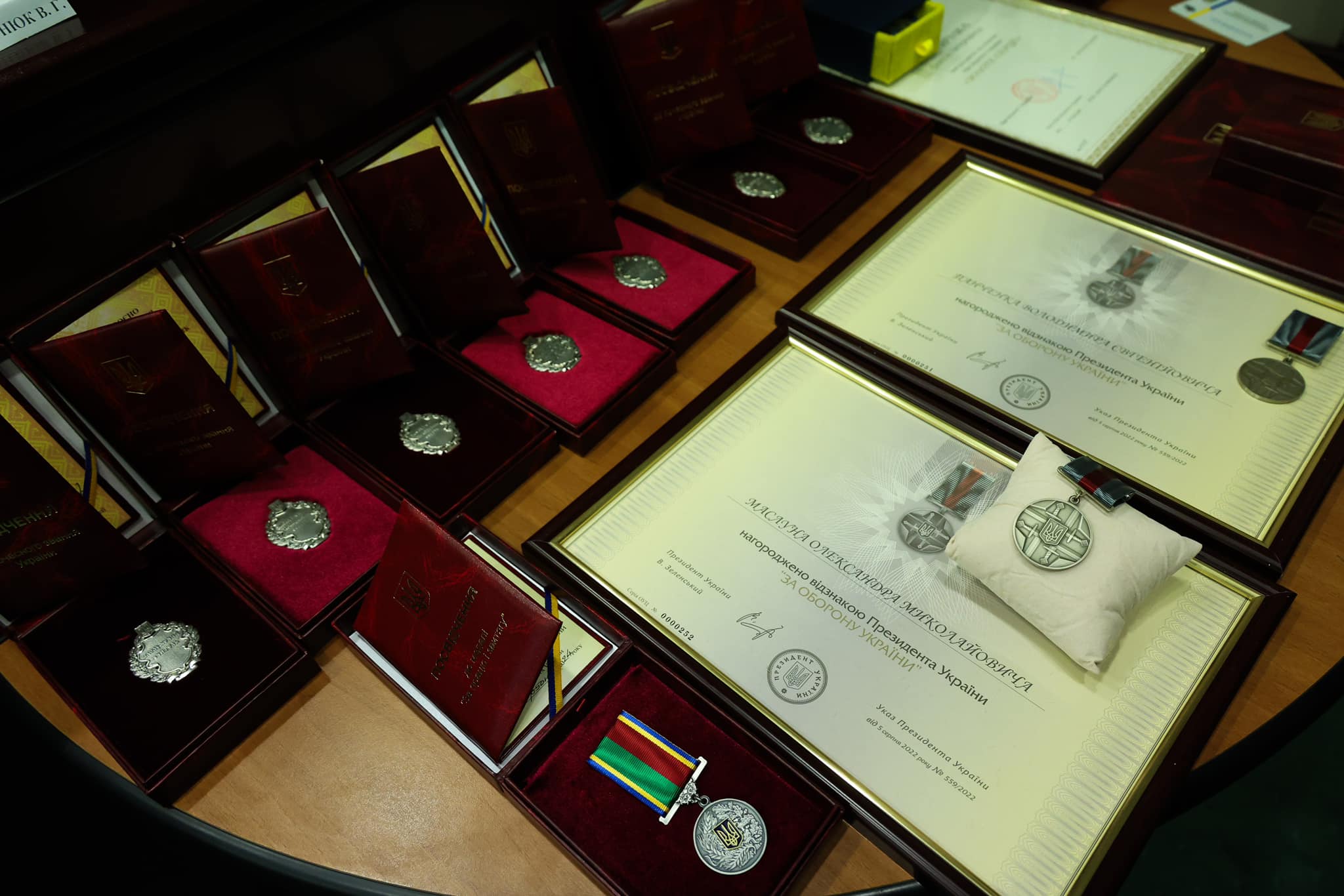 Руслан Кравченко вручив державні нагороди жителям Київщини