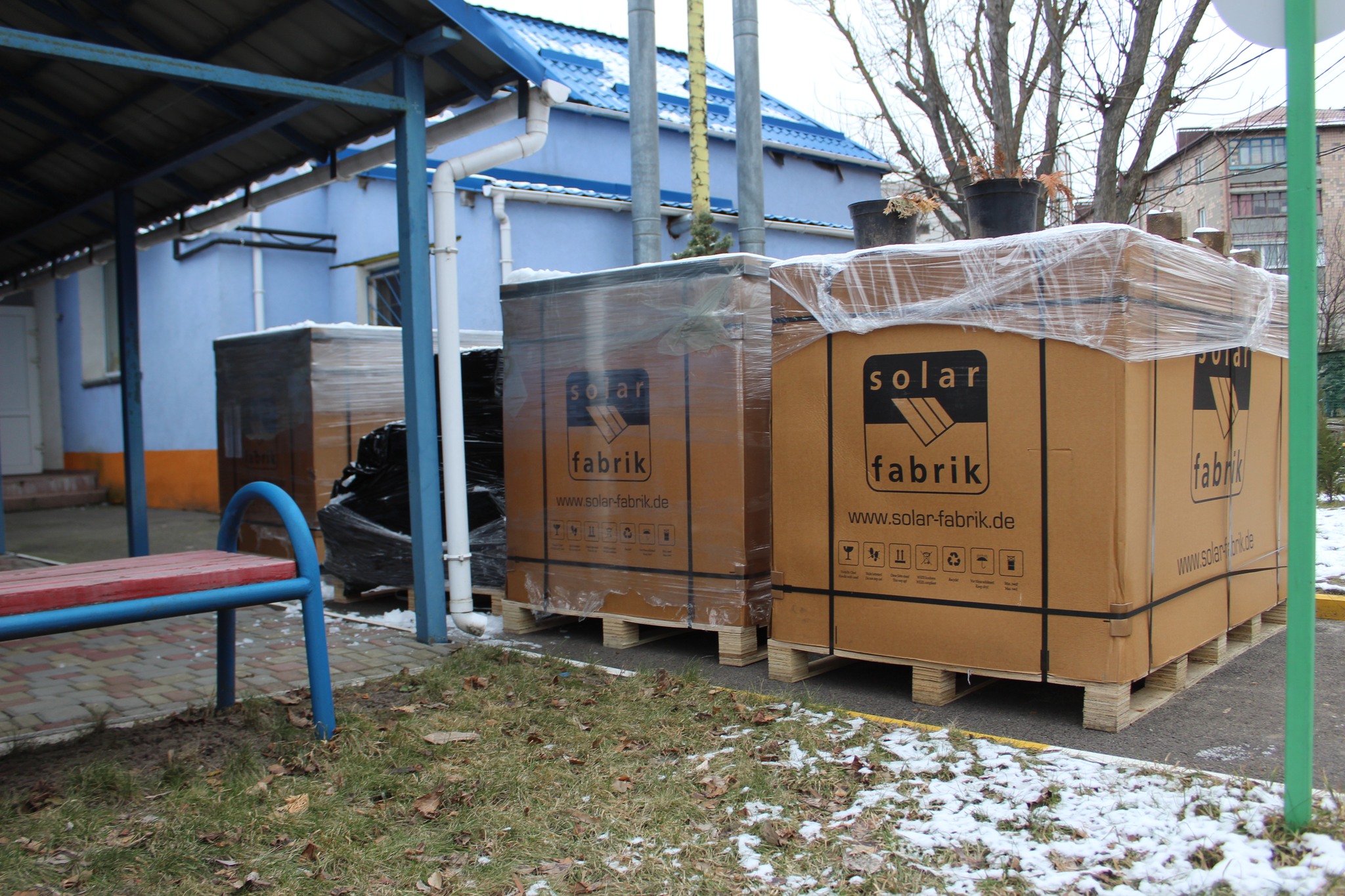 Нову партію сонячних панелей отримала Білогородська громада від громади-побратима Ломена