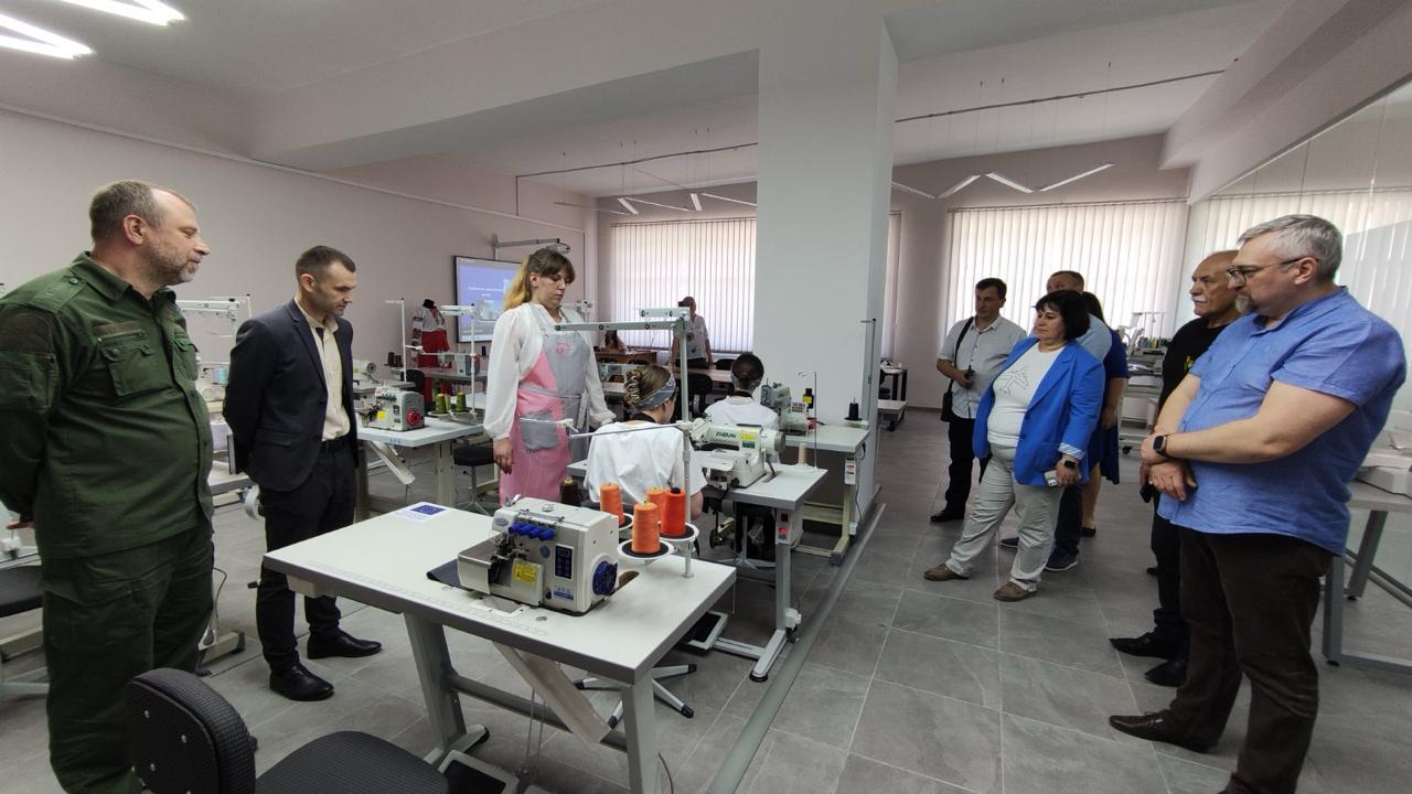 На базі Переяславського професійного коледжу відкрився навчально-практичний центр легкої промисловості