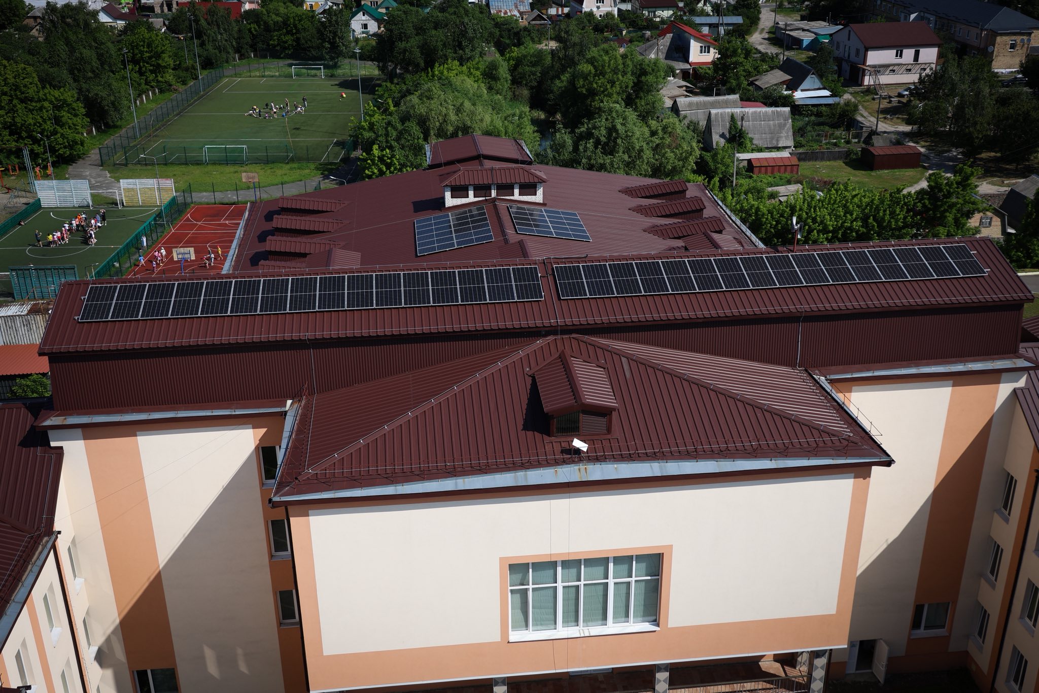 Микола Калашник: У планах на 2025 рік — облаштувати ще 33 заклади освіти на Київщині сонячними панелями