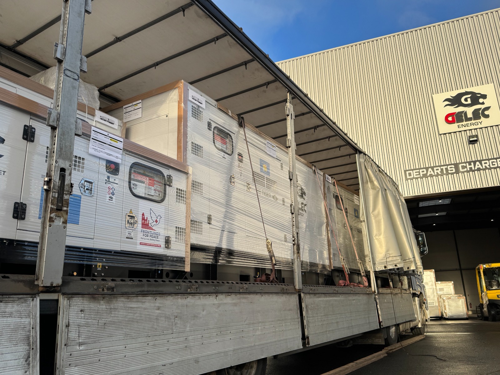 Міжнародне партнерство в сфері охорони здоровʼя: медичні заклади Київщини отримали 6 генераторів