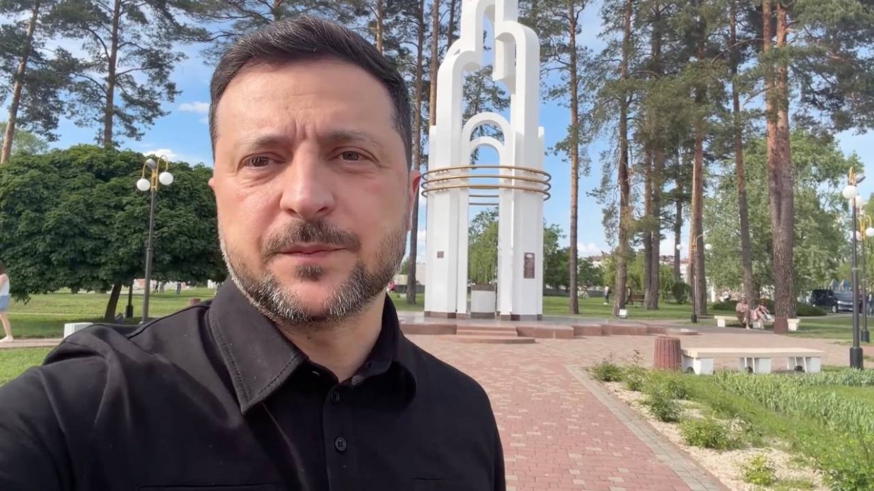 Сьогодні у Славутичі; важливо підтримати наших людей тут, посилити захист – саме цим і займаємось – звернення Президента