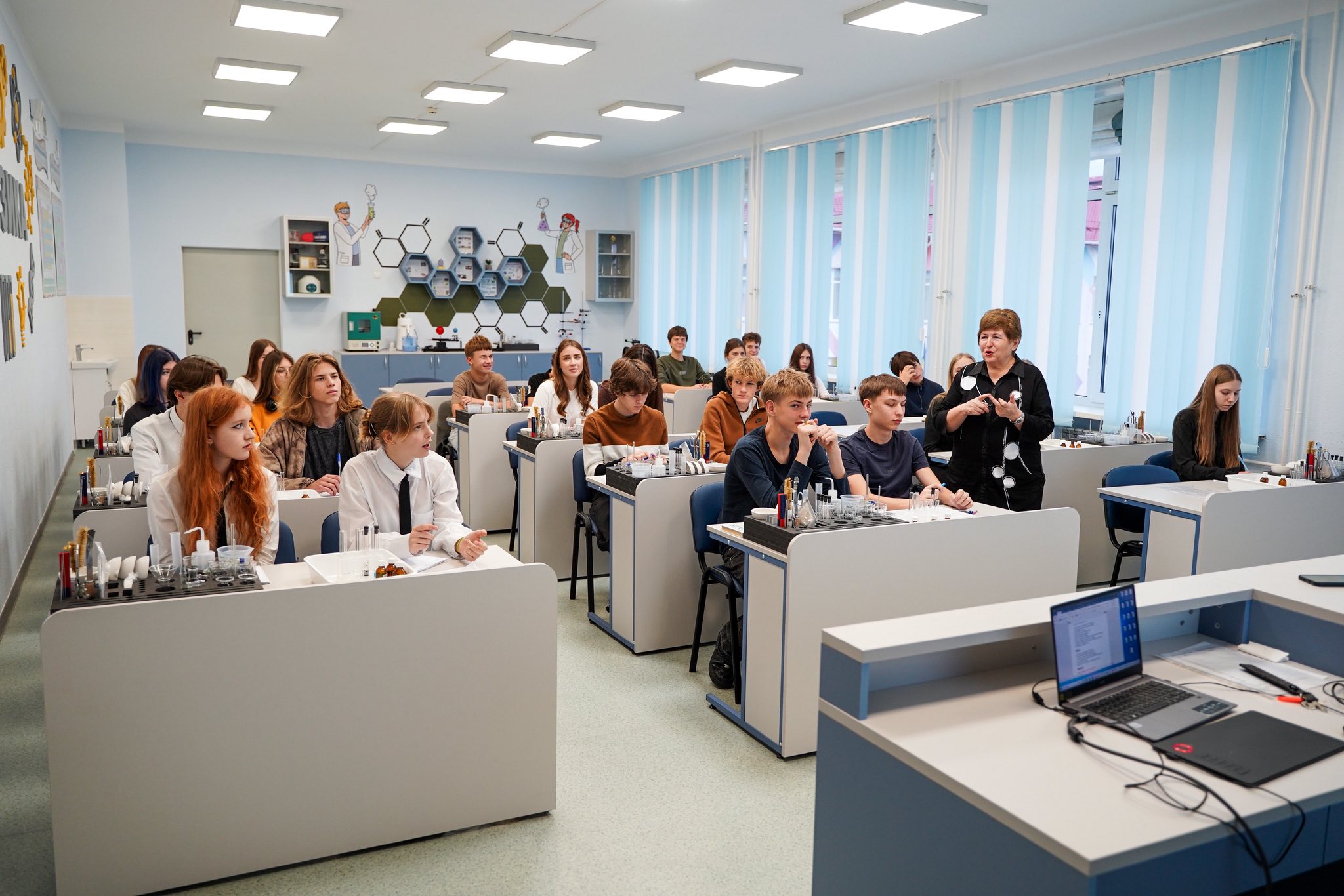 На Київщині завершують навчання понад 58 тисяч випускників