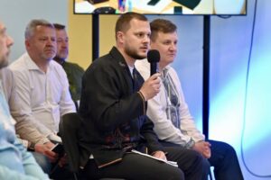 МИКОЛА КАЛАШНИК: У СЛАВУТИЧІ ВІДБУЛАСЯ ВАЖЛИВА ЗУСТРІЧ ІЗ ПРЕЗИДЕНТОМ УКРАЇНИ ВОЛОДИМИРОМ ЗЕЛЕНСЬКИМ ТА ГРОМАДАМИ КИЇВЩИНИ І ЧЕРНІГІВЩИНИ