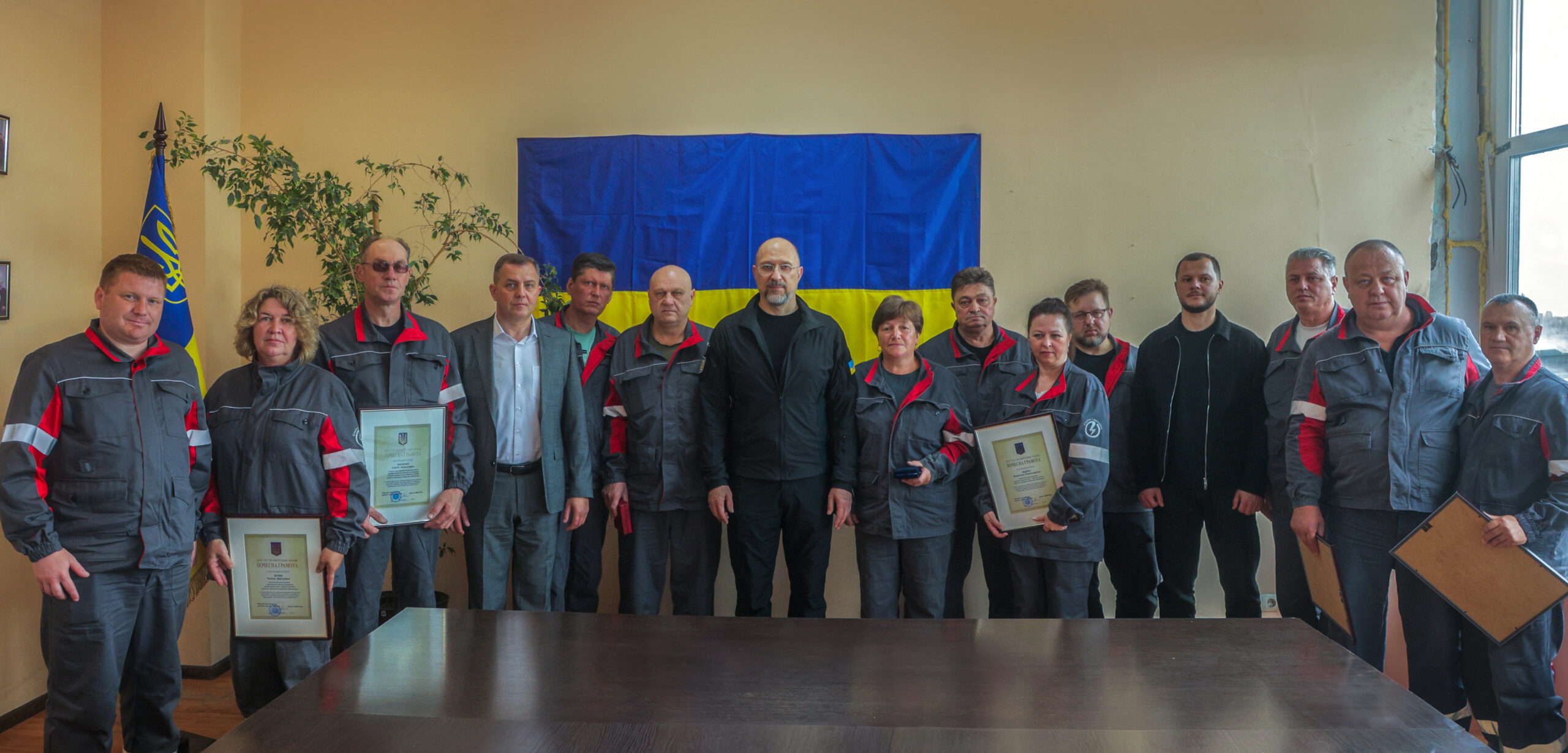 Денис Шмигаль відвідав енергетичний об’єкт на Київщині та ознайомився з ходом відновлювальних робіт